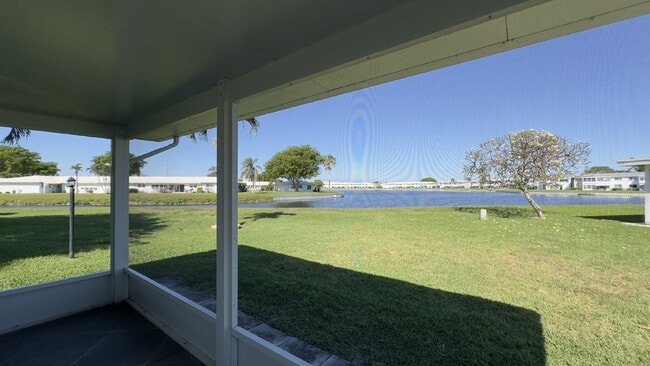 Building Photo - Lakefront 2BR Home in 55+ Leisureville Community