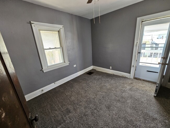 Building Photo - 4004 E 147th St