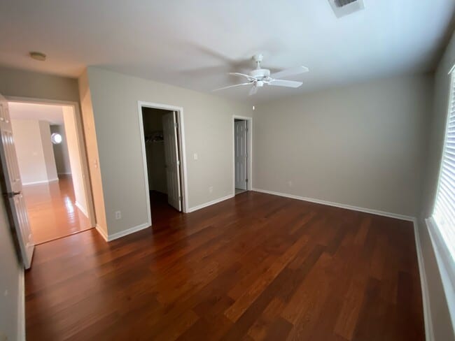 Building Photo - 1040 Bridgeport Way