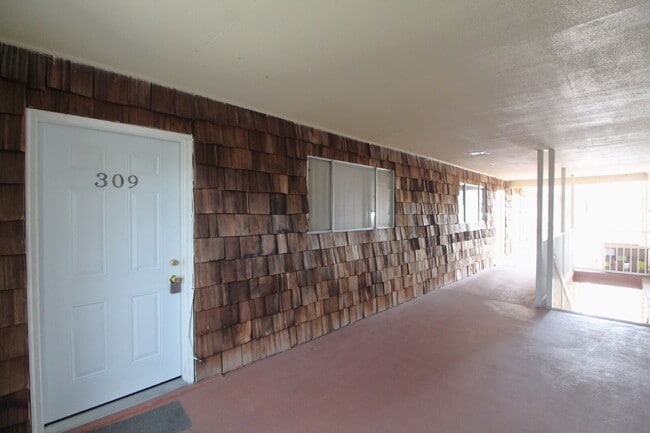 Primary Photo - Bayfront Living Minutes from Downtown, NAS...