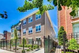 Building Photo - 6122 S University Ave