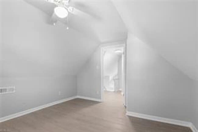 Building Photo - 653 29th St
