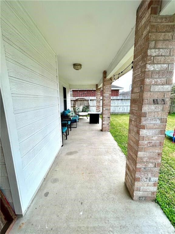 Building Photo - 7005 Vineyard Dr