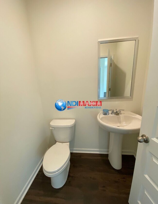 Building Photo - Nice 4-bedroom in Swim Community in Dacula