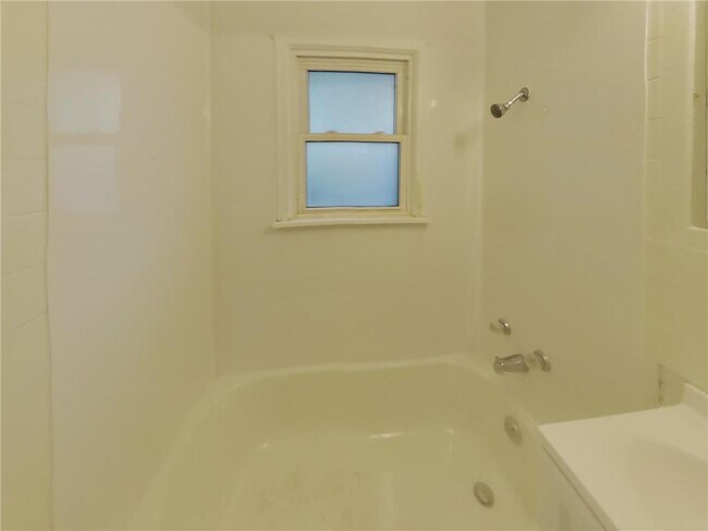 Building Photo - 5406 Utah Ave N