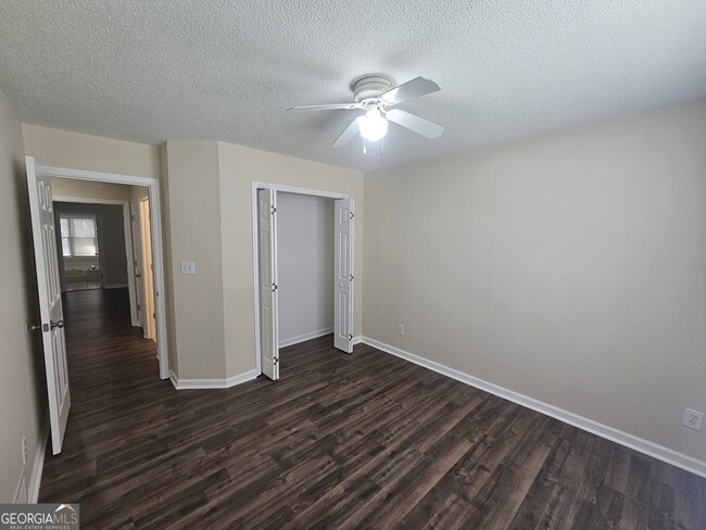 Building Photo - 30 Glenridge Dr