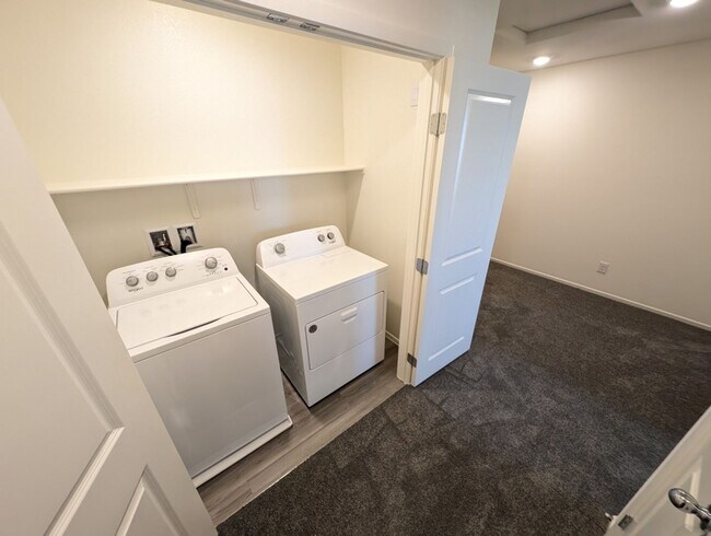 Building Photo - 9427 Verdon Mesa St