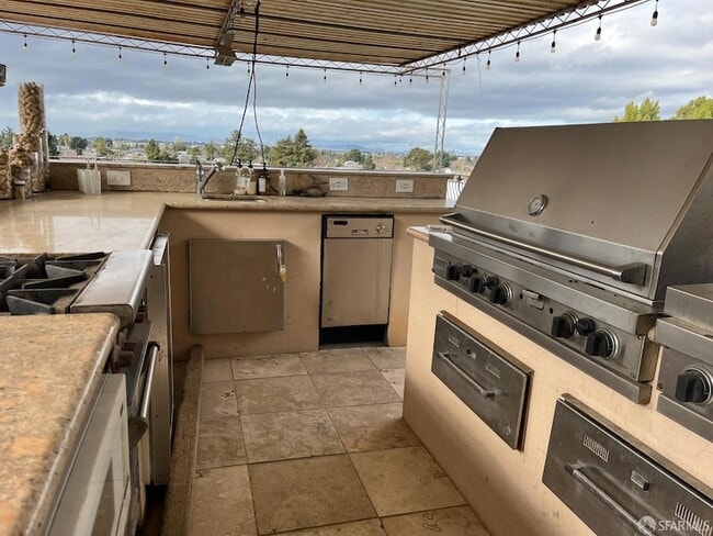 Building Photo - 8739 Thermal St