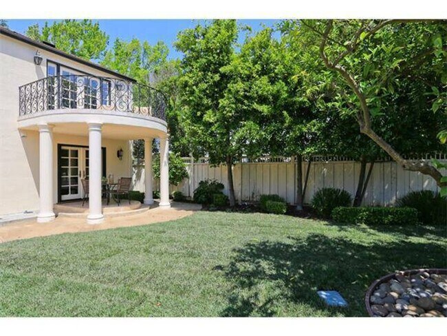 Building Photo - Gorgeous 4 Bed, 3 Bath Home in Desirable C...