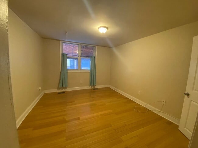 Building Photo - 1338 Passyunk Ave