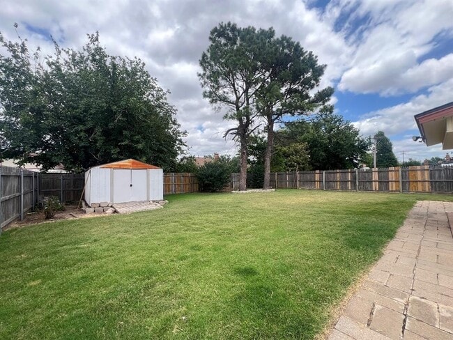 Building Photo - 521 Cypress Dr