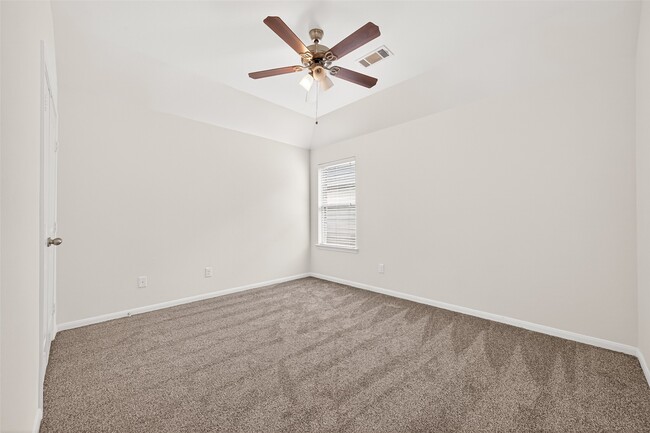 Building Photo - 17415 Sandalisle Ln