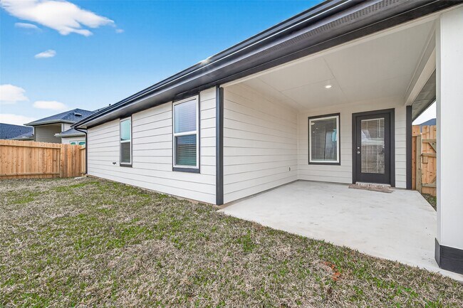 Building Photo - 3827 Langridge Dr