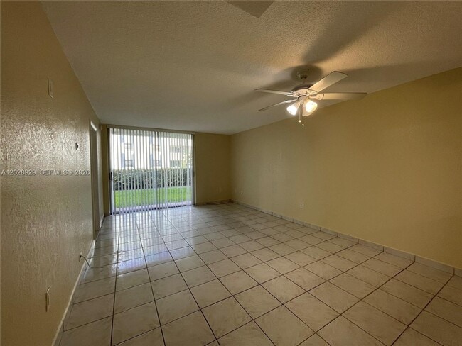 Building Photo - 10090 NW 80th Ct