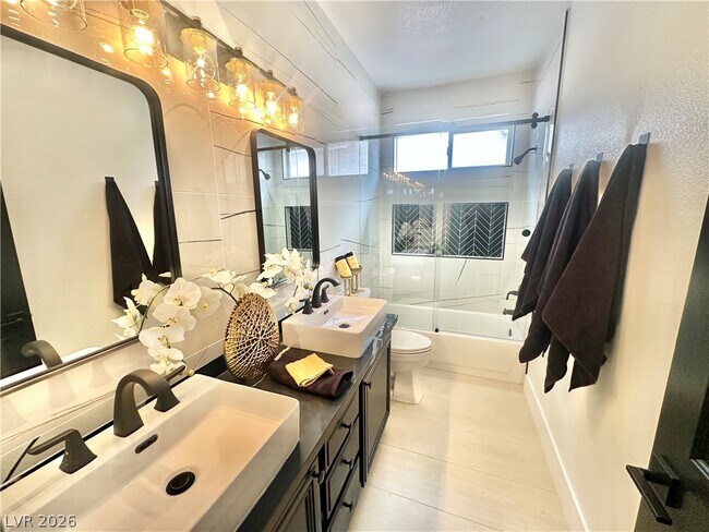 Building Photo - 10637 Turquoise Valley Dr