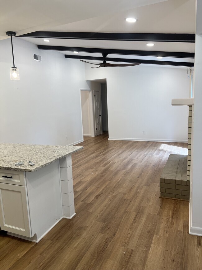 Building Photo - 626 Georgia Ave