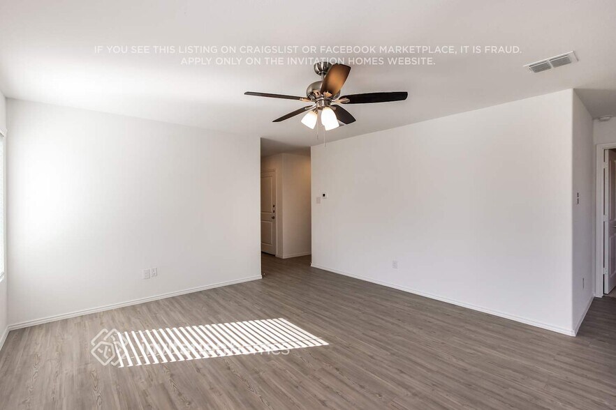 Building Photo - 2800 Spring Time Dr