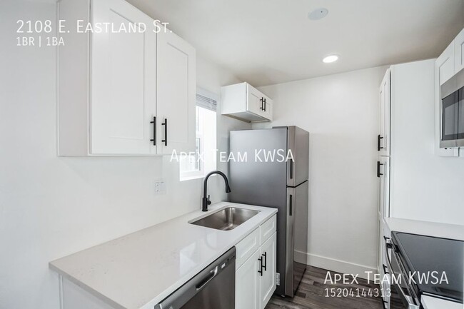 Building Photo - $825 Beautifully Remodeled 1 Bed | 1 Bath ...