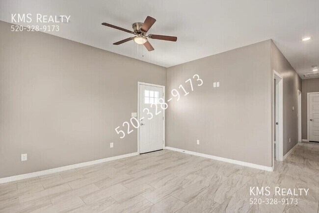 Building Photo - 1304 S 5th Ave