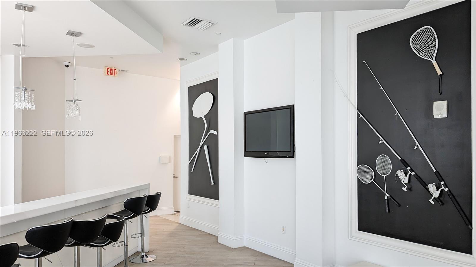 Building Photo - 350 S Miami Ave