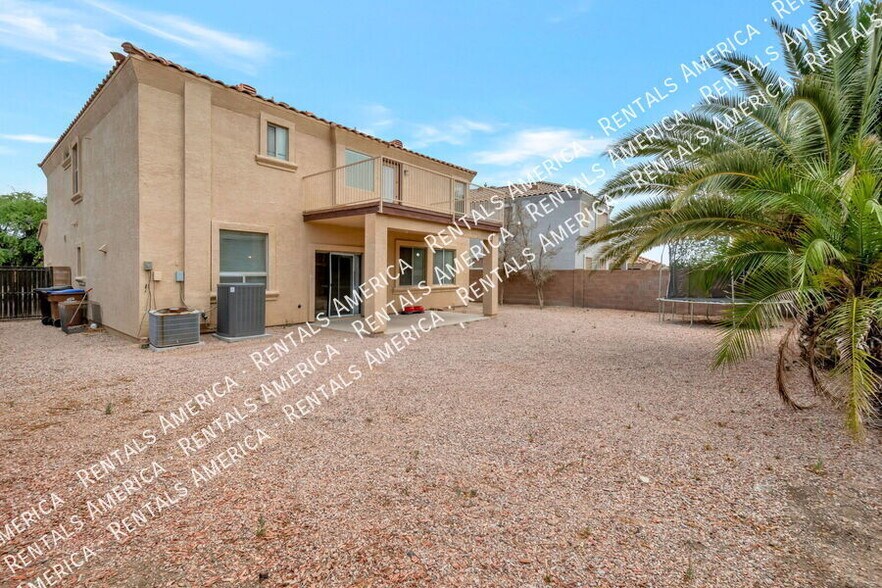 Building Photo - 629 E Saddle Way