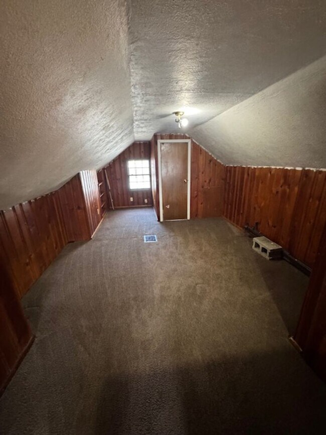 Building Photo - 1115 Milton St