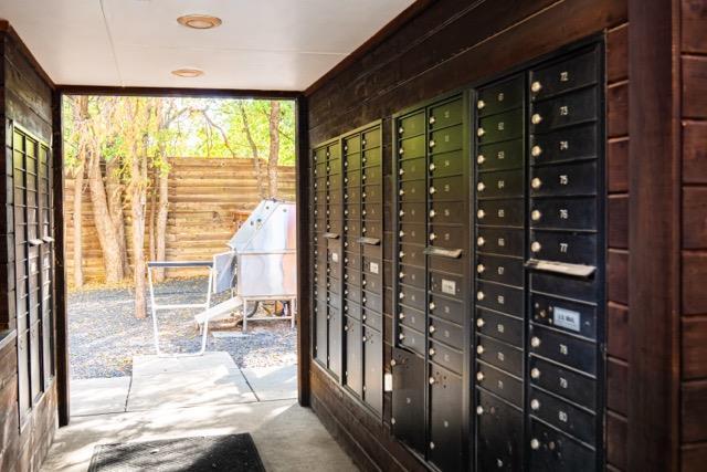 Building Photo - 2505 Thornton Rd