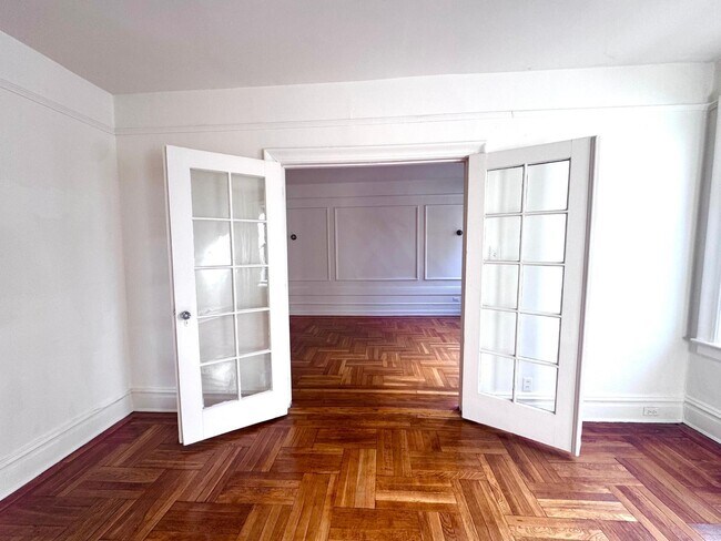 Building Photo - 35-39-39 Fulton St