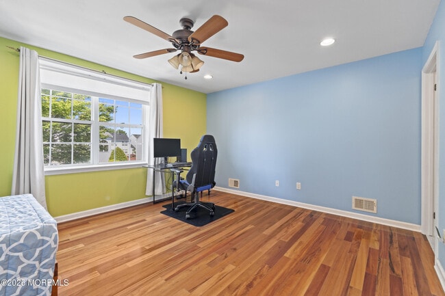 Building Photo - 7 Warbler Rd