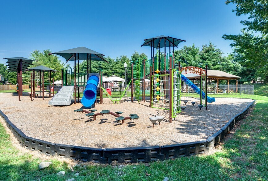 Building Photo - 6428 Holly Trace Ct