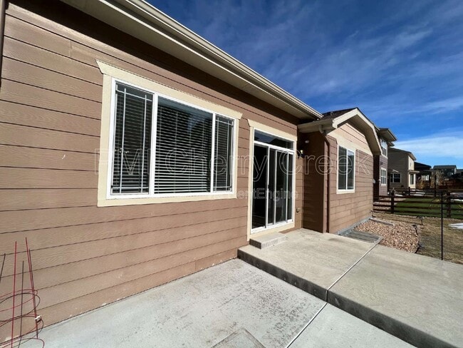 Building Photo - 22472 E Union Cir
