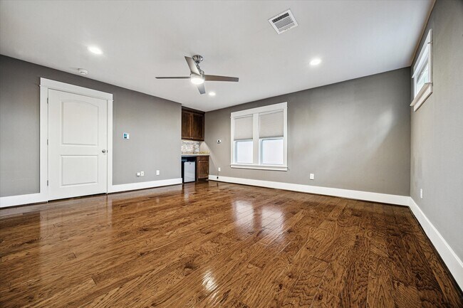 Building Photo - 1111 Adele St