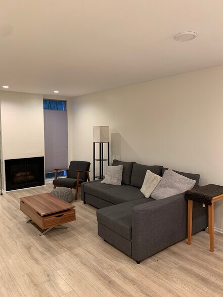 Building Photo - 1230 N Sweetzer Ave