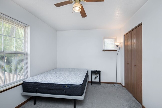 Building Photo - 936 Camp St