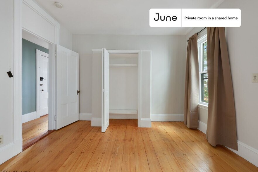 Building Photo - Room in Shared 4 bed/1 bath home