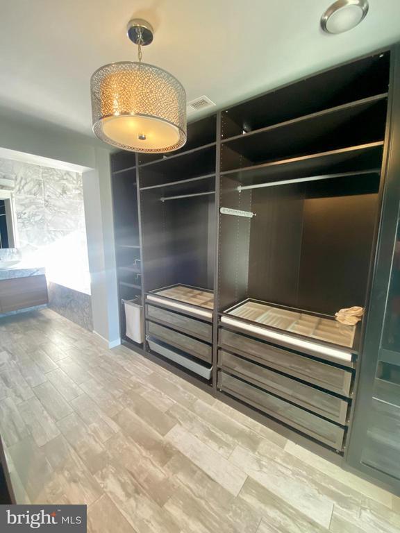 Building Photo - 112 England Run Ln