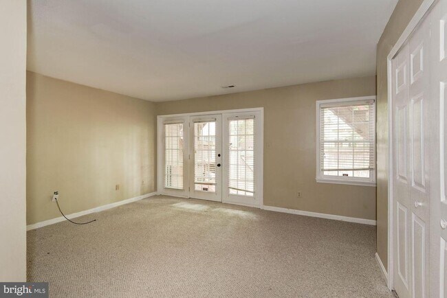 Building Photo - 1264 Quaker Hill Dr