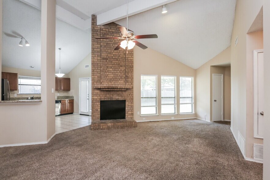 Building Photo - 406 Kalmia Dr