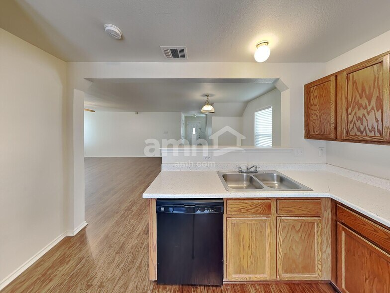 Building Photo - 122 Mallow Grove