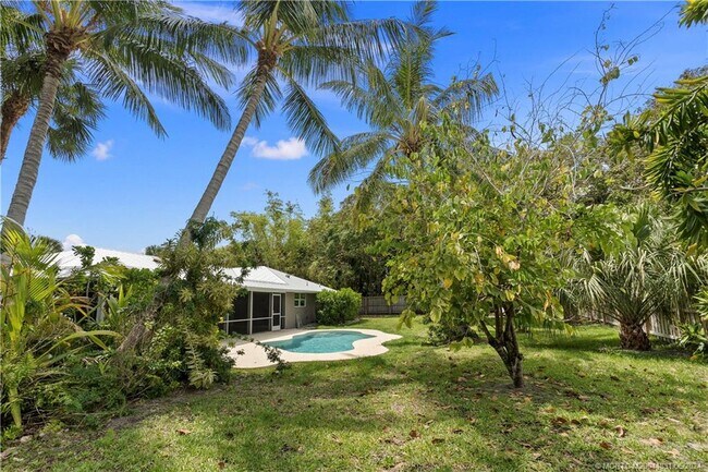 Building Photo - 53 N Sewalls Point Rd