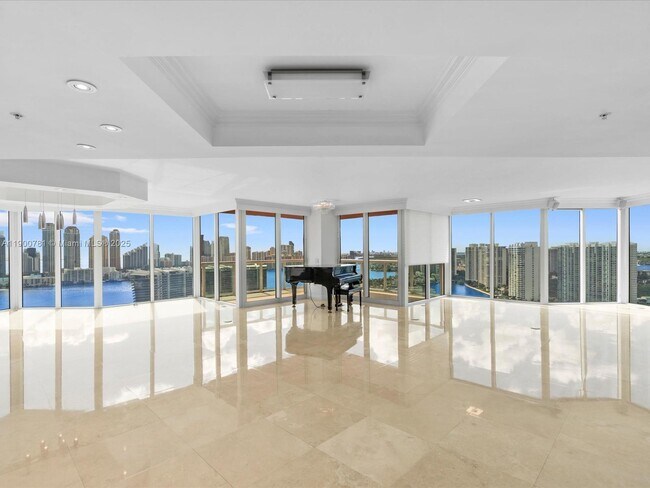 Building Photo - 3370 Hidden Bay Dr