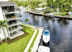 Building Photo - 1000 River Reach Dr