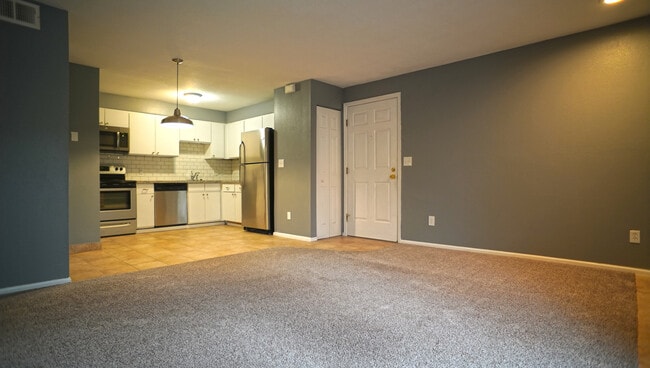 Building Photo - Wonderful 2 bed / 1 bath in Denver