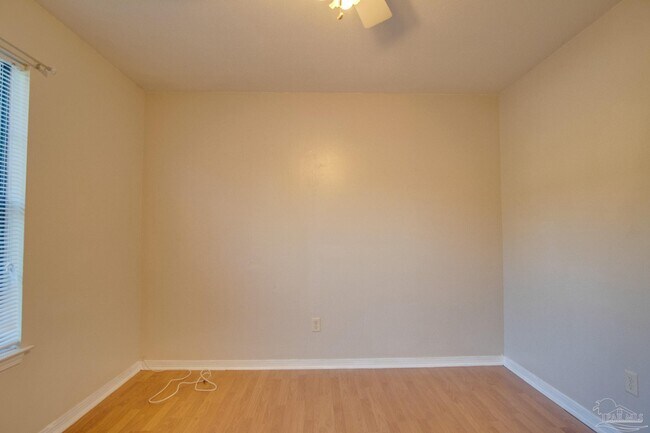 Building Photo - 8111 Stonebrook Dr