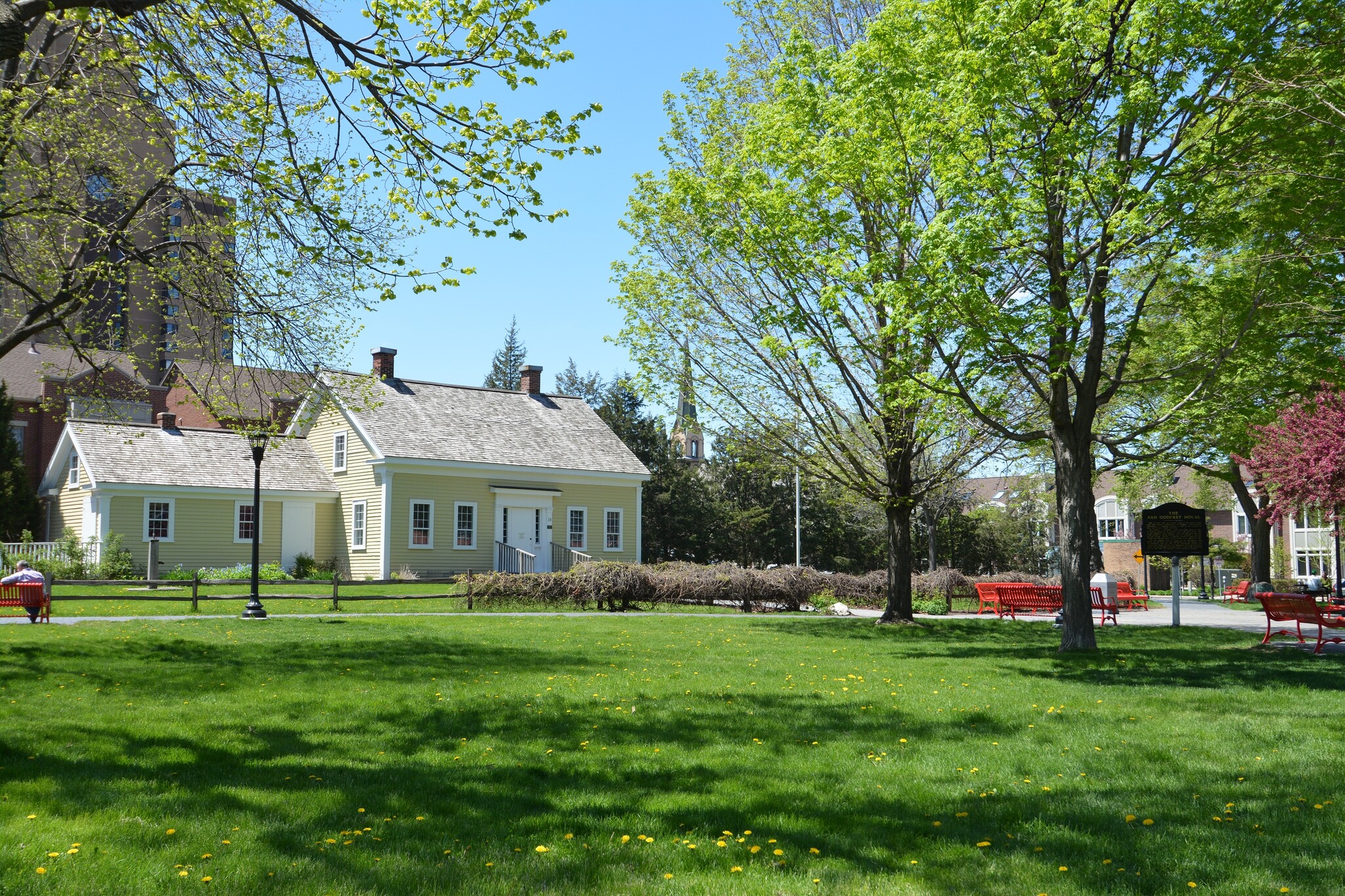 Chute Park - 220 2nd St NE