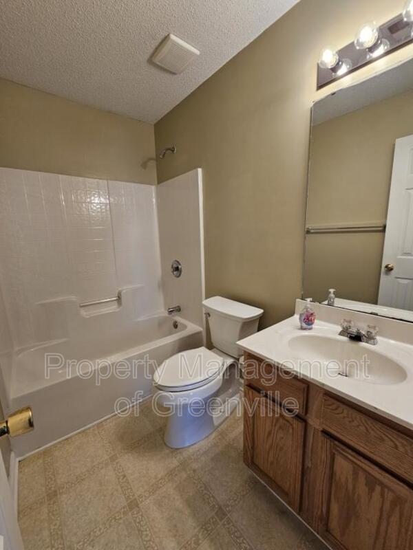 Building Photo - 406 Flanders Ct