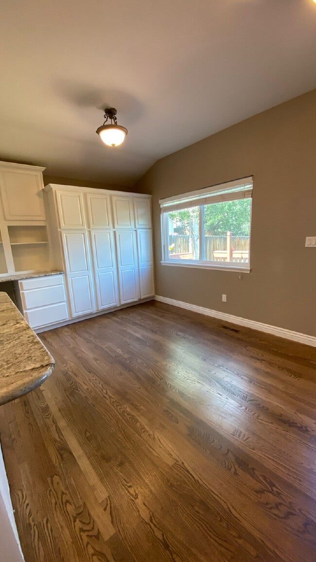 Building Photo - Westside White Buffalo