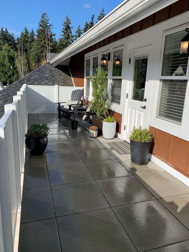 Patio - 16524 Boones Ferry Rd