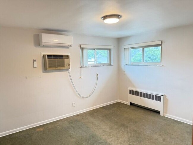 Building Photo - 7134 Delaware Ave