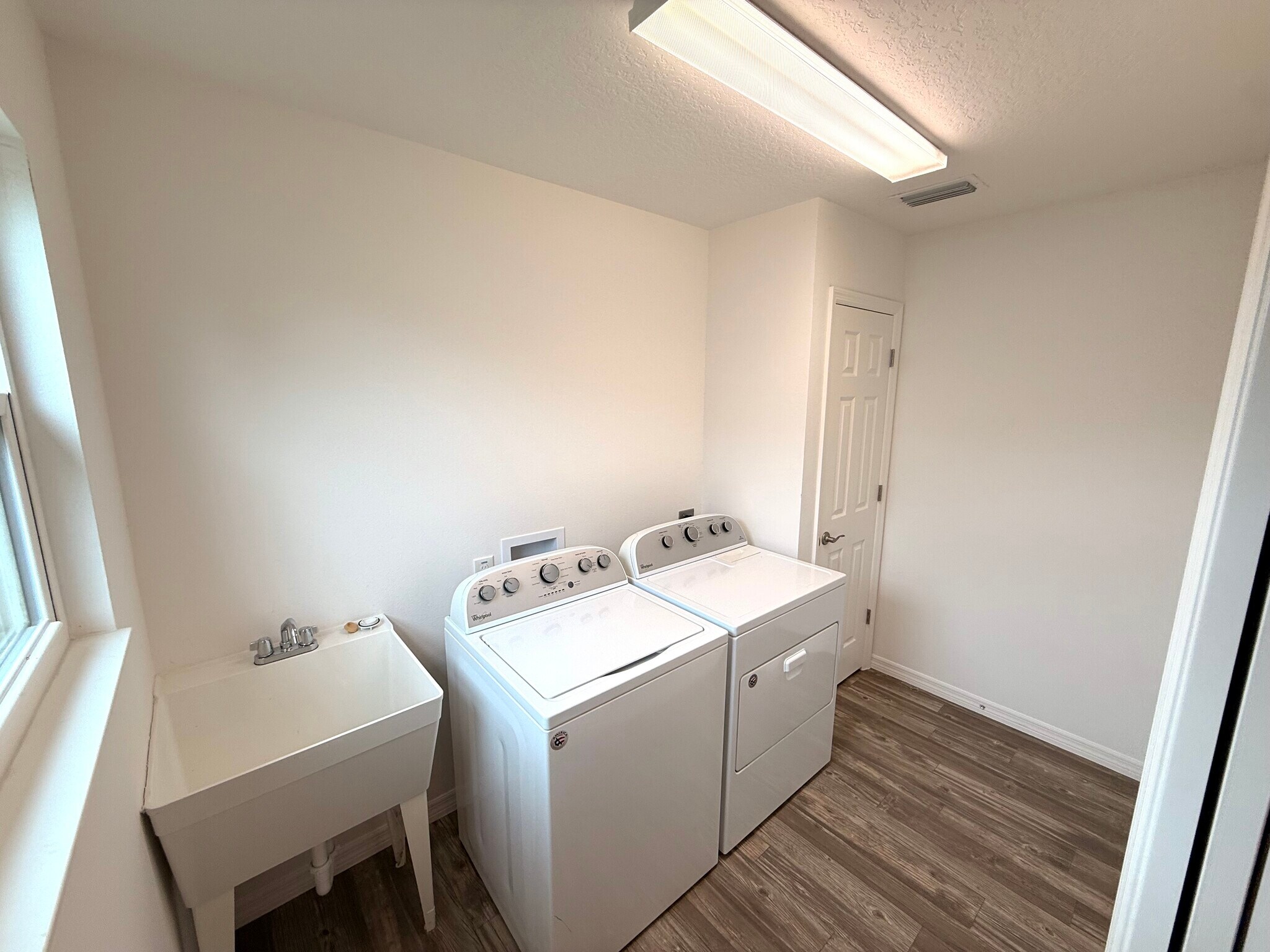 Laundry - 11190 Hess Way
